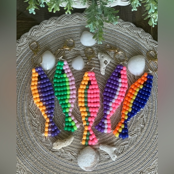 Large Beaded Fish Bag Tote Charm
Accessories 90's Beaded Keychain🐠 - Picture 1 of 4